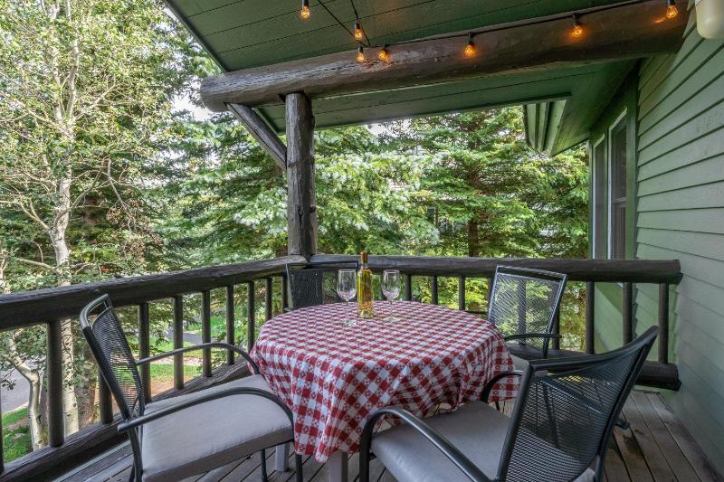 Updated 3 Bedroom 3 Bathroom Snowcreek Phase V #884 Sleeps 6 - image 27