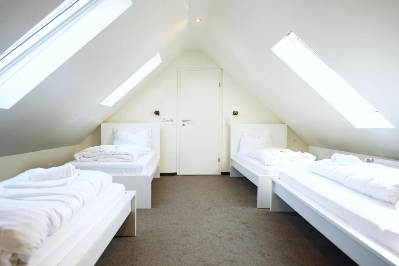 Standard Quadruple Room image 1