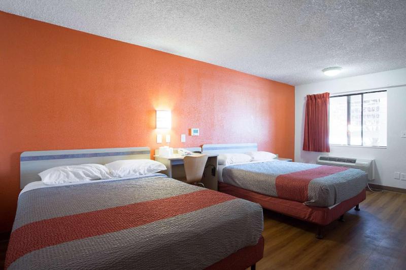 Quadruple Room image 1