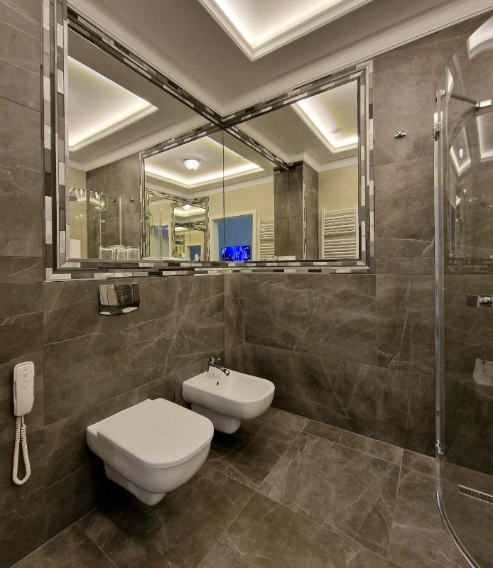 Superior Double Room image 3