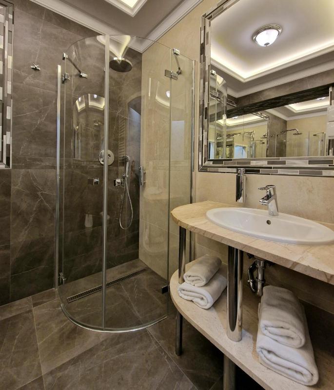 Superior Double Room image 2