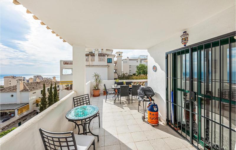 Beautiful Apartment In Benalmádena - image 2
