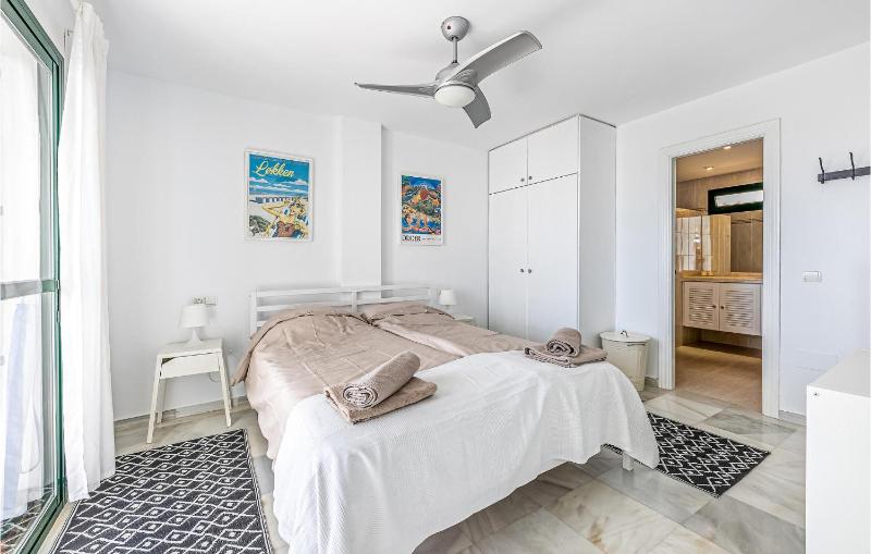 Beautiful Apartment In Benalmádena - image 18