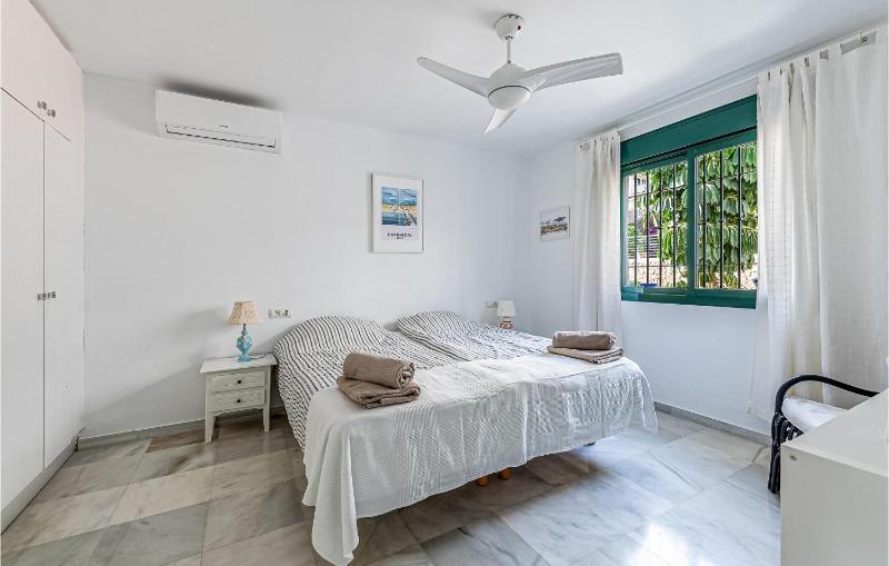 Beautiful Apartment In Benalmádena - image 6