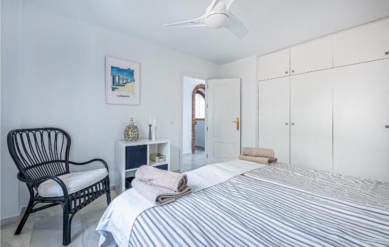 Beautiful Apartment In Benalmádena - image 23