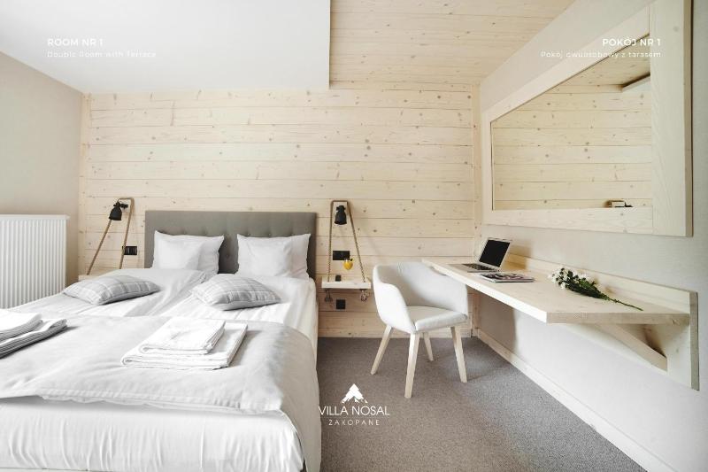 Double Room with Terrace image 3
