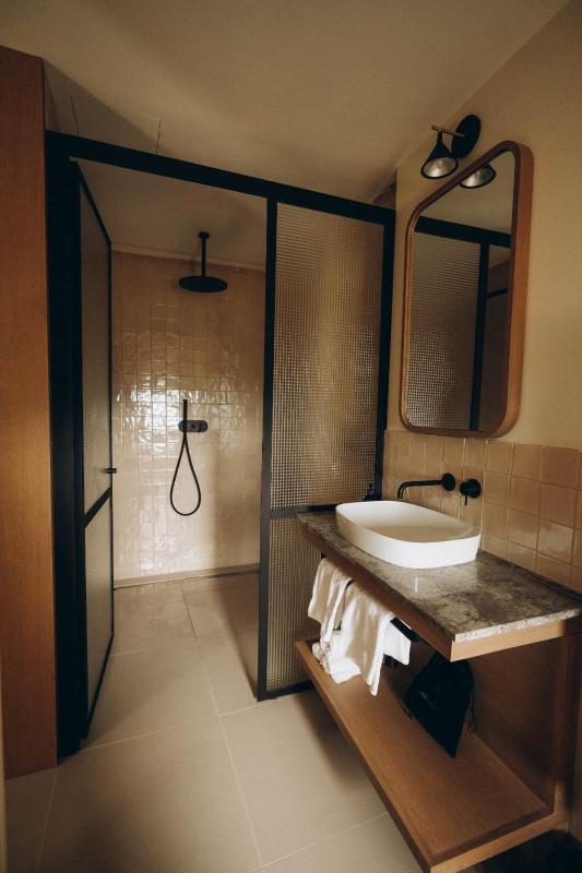 Suite with Spa Bathtub image 4