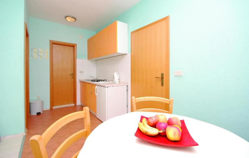 Apartments Makarska - image 36