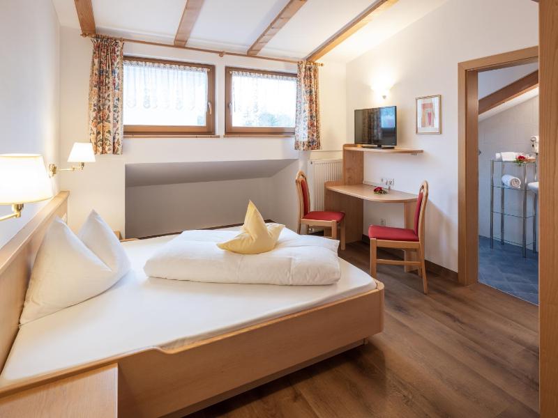 Single Room image 3