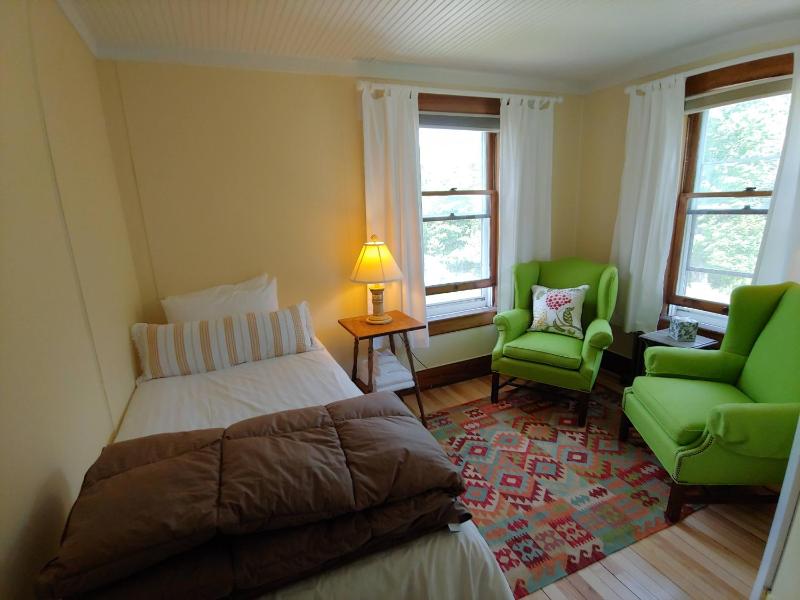 Queen Suite image 2