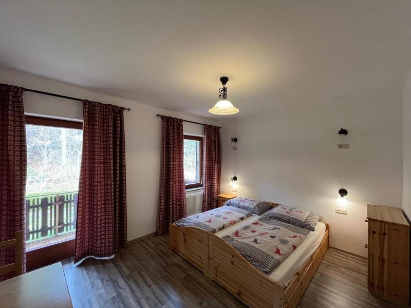 Standard Twin Room image 2