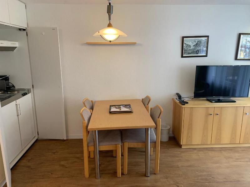 One-Bedroom Apartment image 4