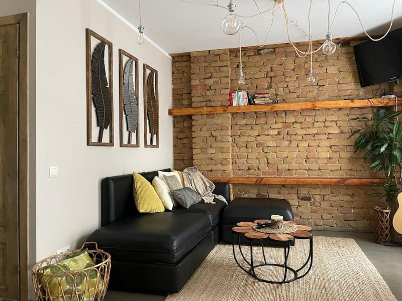 Elegant & Central 1Br w Free Parking & Coffee machine - image 12
