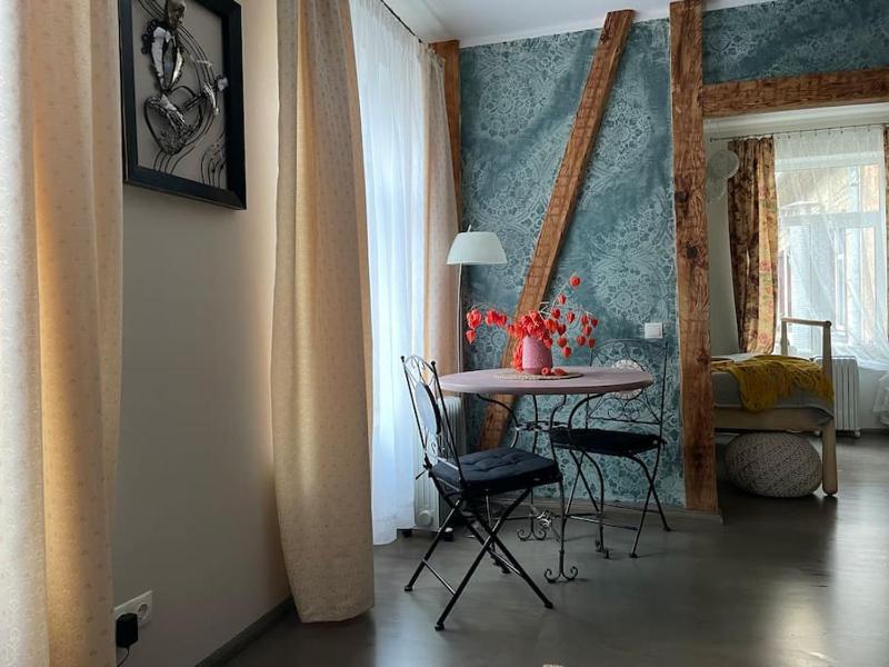 Elegant & Central 1Br w Free Parking & Coffee machine - image 2