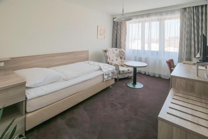 Single Room image 1