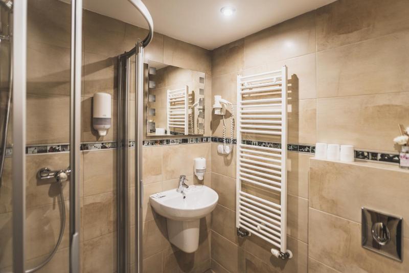 Standard Triple Room image 3