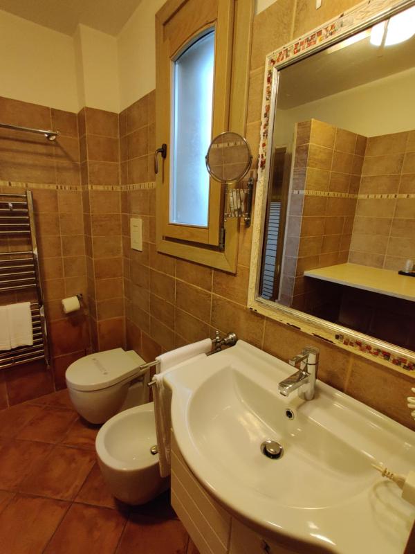 Double Room with Spa Access image 2