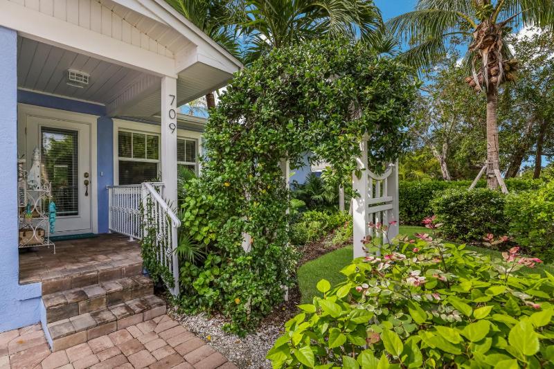 Bean Point Beach Cottage: North End Pool Home Close to Beach & Bay by Anna Maria Life - image 2