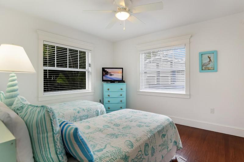 Bean Point Beach Cottage: North End Pool Home Close to Beach & Bay by Anna Maria Life - image 40