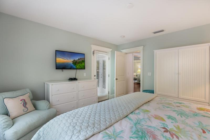 Bean Point Beach Cottage: North End Pool Home Close to Beach & Bay by Anna Maria Life - image 22