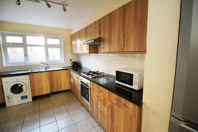 Double Room image 4