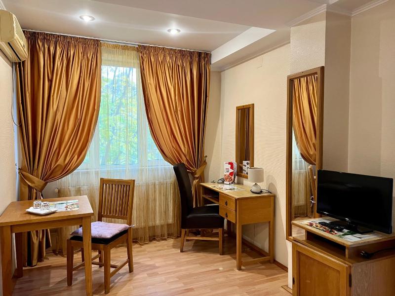 Single Room image 3