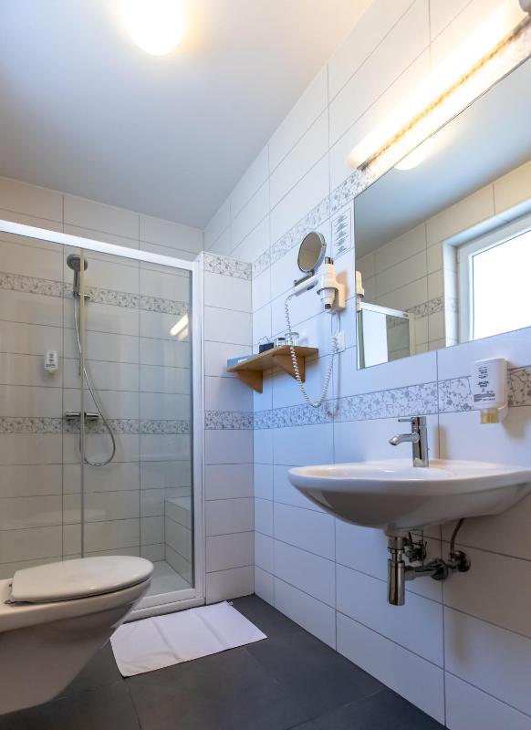 Single Room image 2