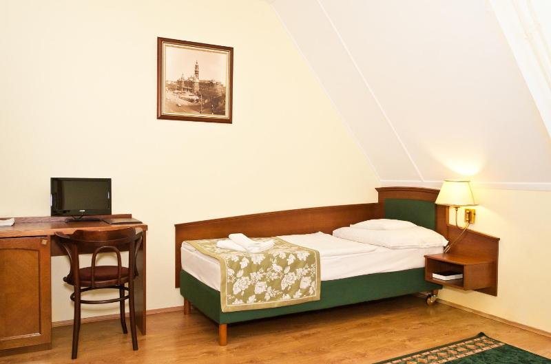 Classic Triple Room image 1
