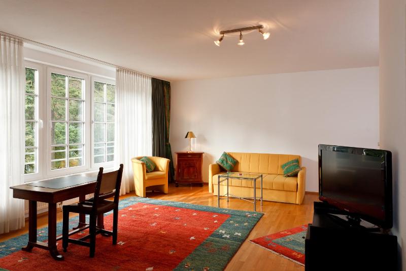 Deluxe Double Room image 3