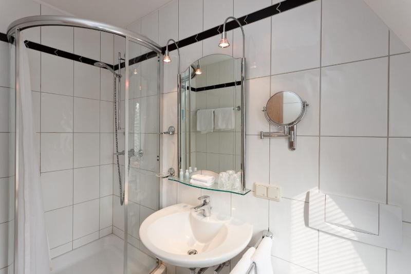 Deluxe Double Room image 2