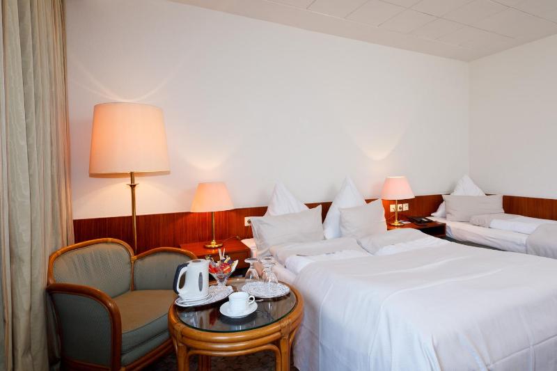 Triple Room image 3