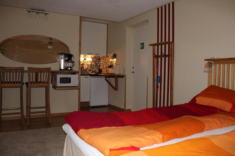 Twin Room image 2