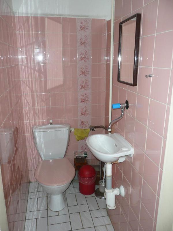One-Bedroom Apartment image 2