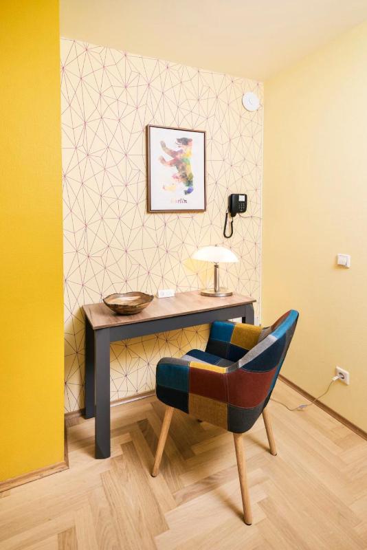 One-Bedroom Apartment - Bundesallee 203 image 3