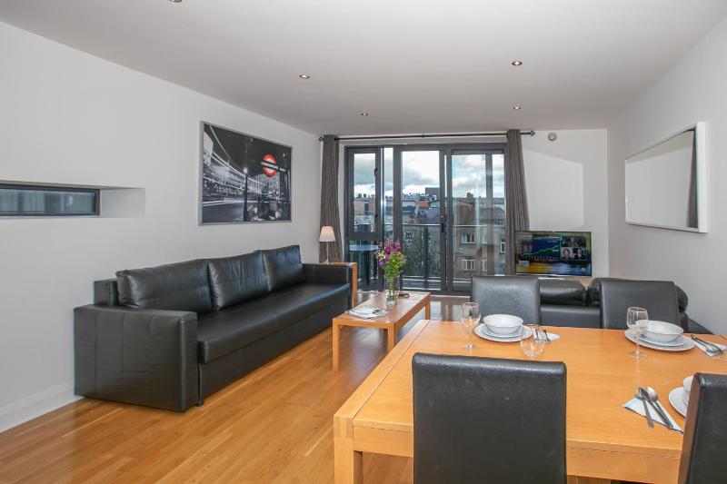 Parnell Corner Apartments - image 1