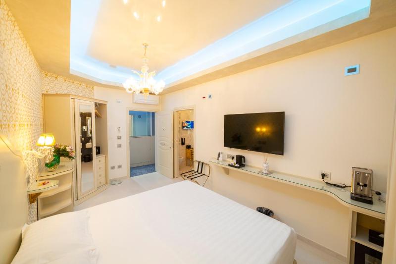 Leucosya Luxury Rooms - image 30