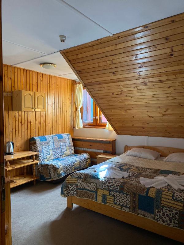 Double or Twin Room image 4