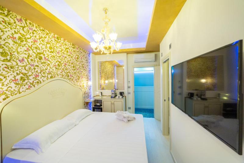 Leucosya Luxury Rooms - image 19
