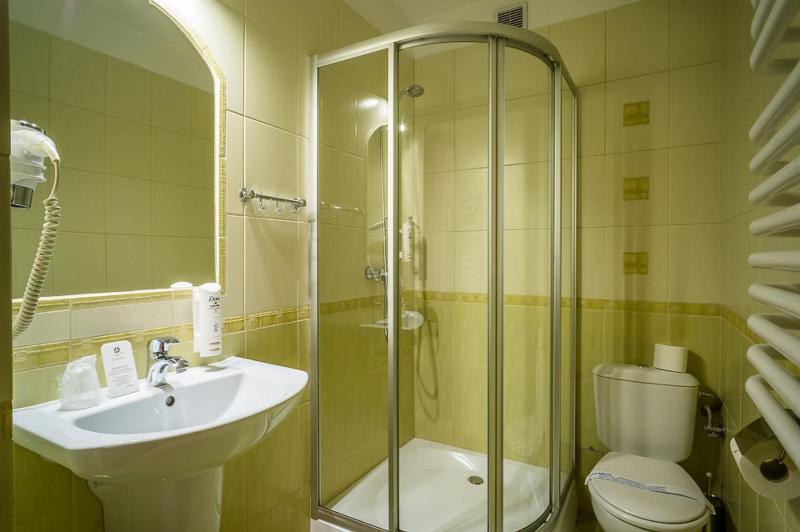 Double Room image 4