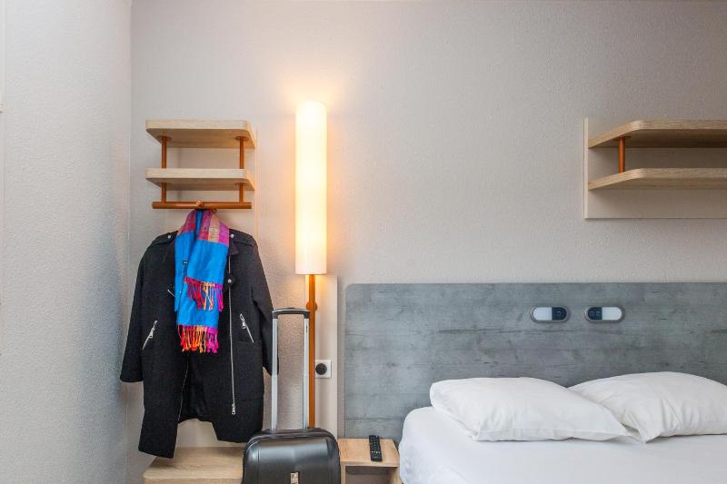 Double Room image 3