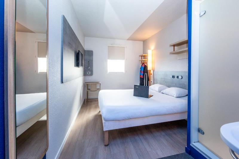 Double Room image 2