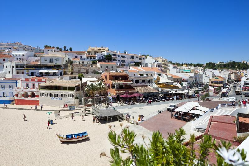 Colina Village - image 6