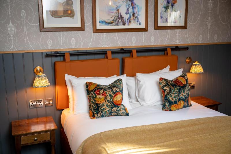 Double Room image 3