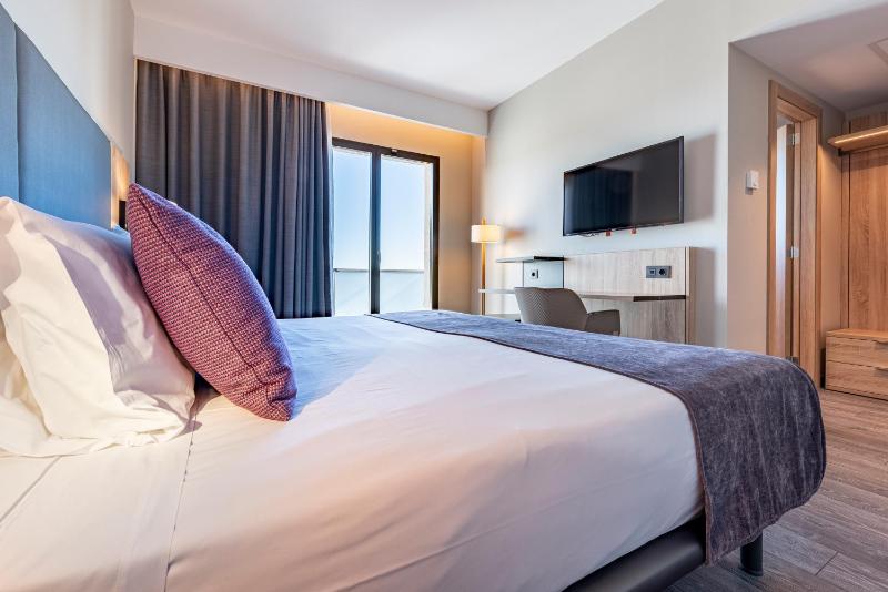 Double Room with Sea View and Terrace image 3