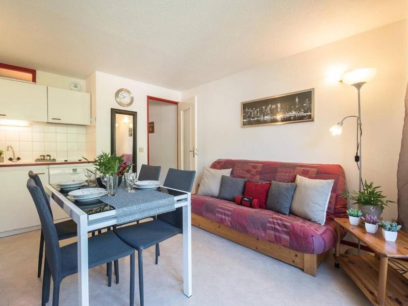 Appartement pour 4 à Saint-Lary, proche centre, balcon, casier à skis, parking municipal - FR-1-296-236 Images
