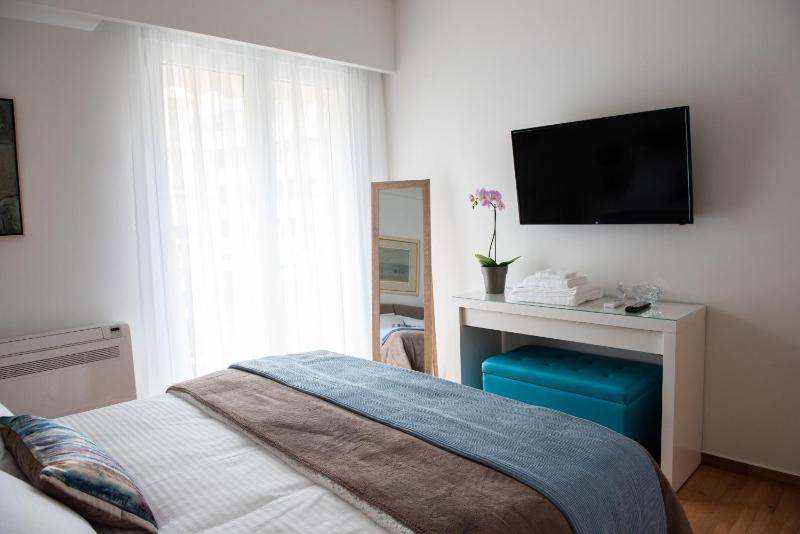 Katia Modern Apartment in Athens - image 9