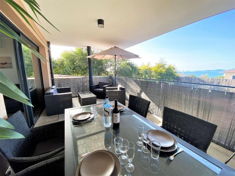 Appartement Contemporain 3 Pièces avec Terrasse - 6 Couchages - FR-1-61-500 Images