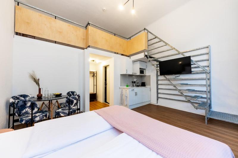 Adagio Downtown Rooms - image 10