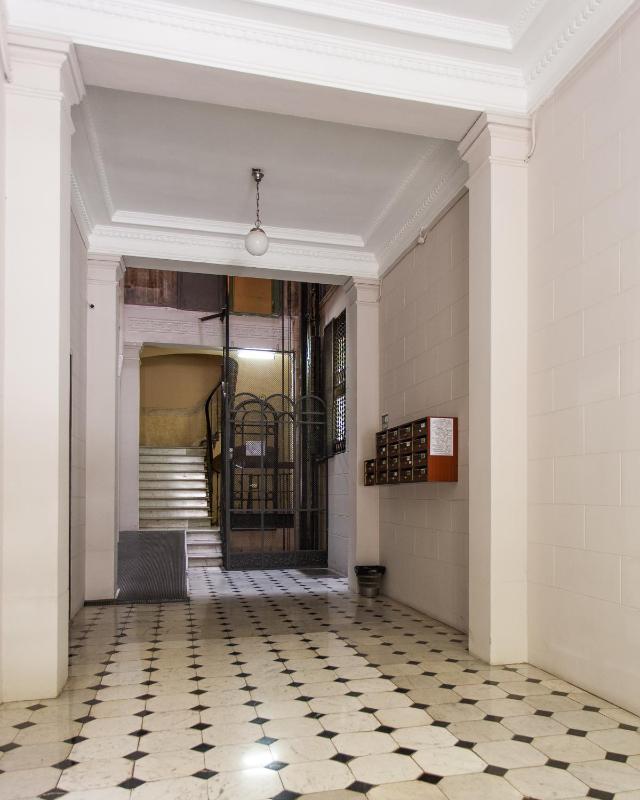 Two-Bedroom Apartment - Ronda Sant Pere 44 Principal 3ª image 2