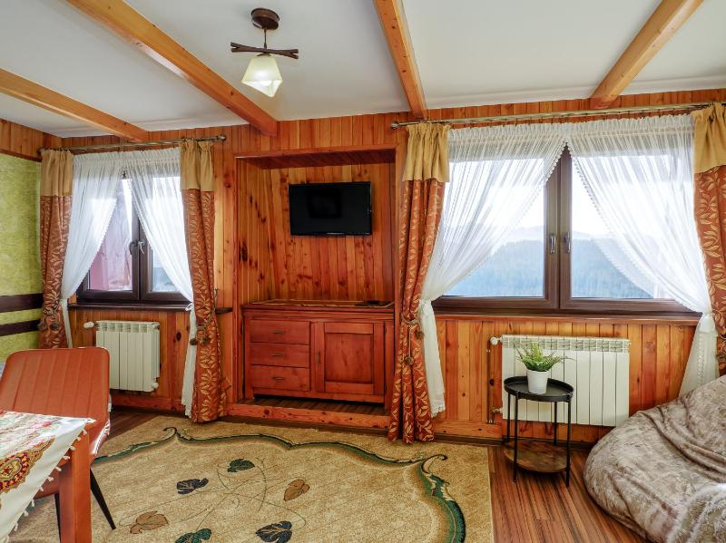 Classic Twin Room image 2